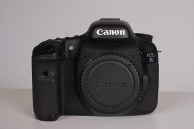 CANON 7D NU