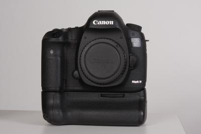 CANON 5D MARK 3 + GRIP BGE11