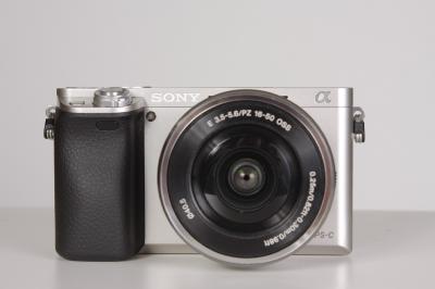 SONY ALPHA 6000 + 16-50 mm PZ