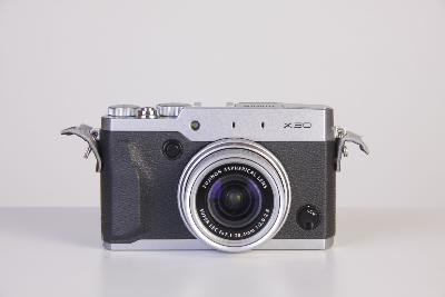 FUJIFILM X30