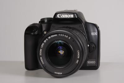 CANON 1000D + EFS 18-55 mm II