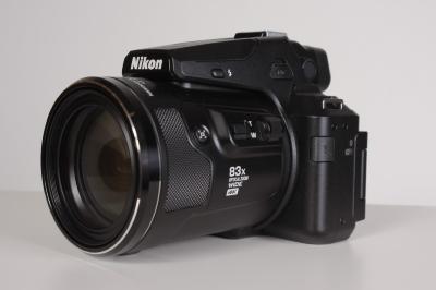 NIKON P950